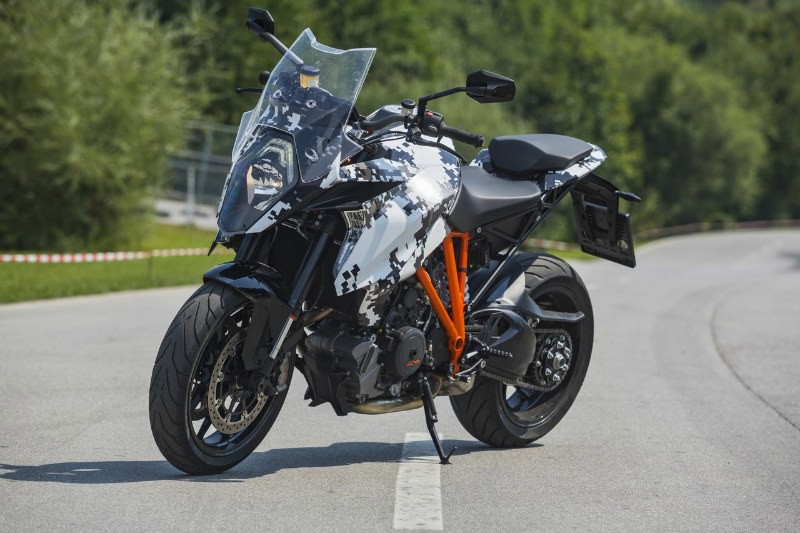 KTM1290SuperDukeGTprototip-2