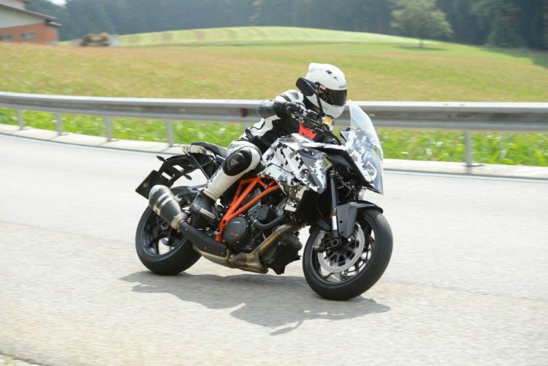 KTM1290SuperDukeGTprototip-4